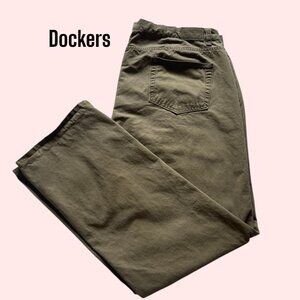Dockers Big Tall Classic Fit Khaki Pants 44x32 Tan Flat Front EUC Men's